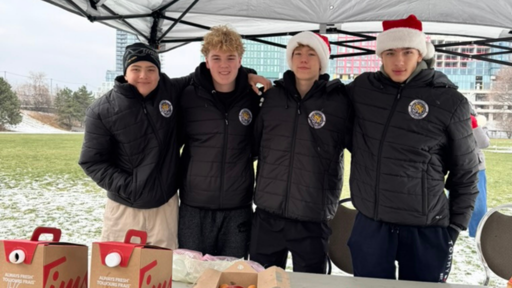 East End Hockey Community Rallies Together for Centre 55’s Share a Christmas Program